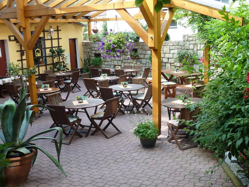 Penzion Holiday Mariánské Lázně Exterior foto